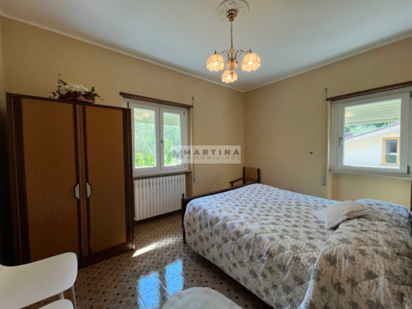 Casa indipendente con garage e terreno
