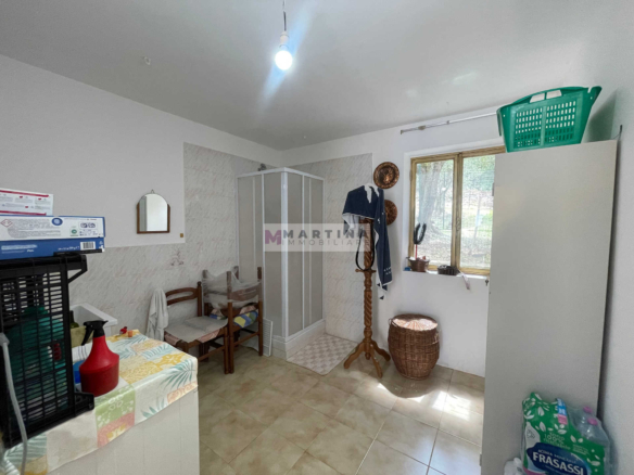 Casa indipendente con garage e terreno