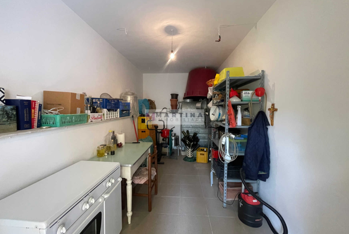 Casa indipendente con garage e terreno