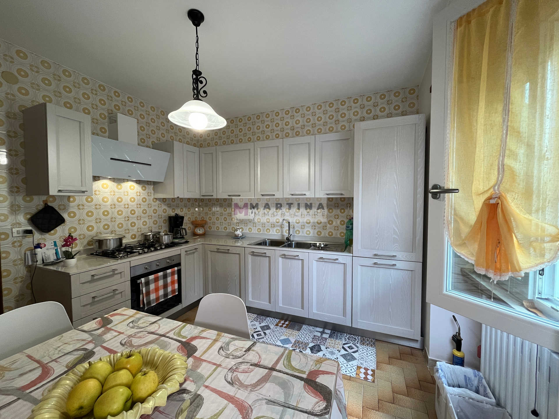 Casa indipendente con garage e terreno