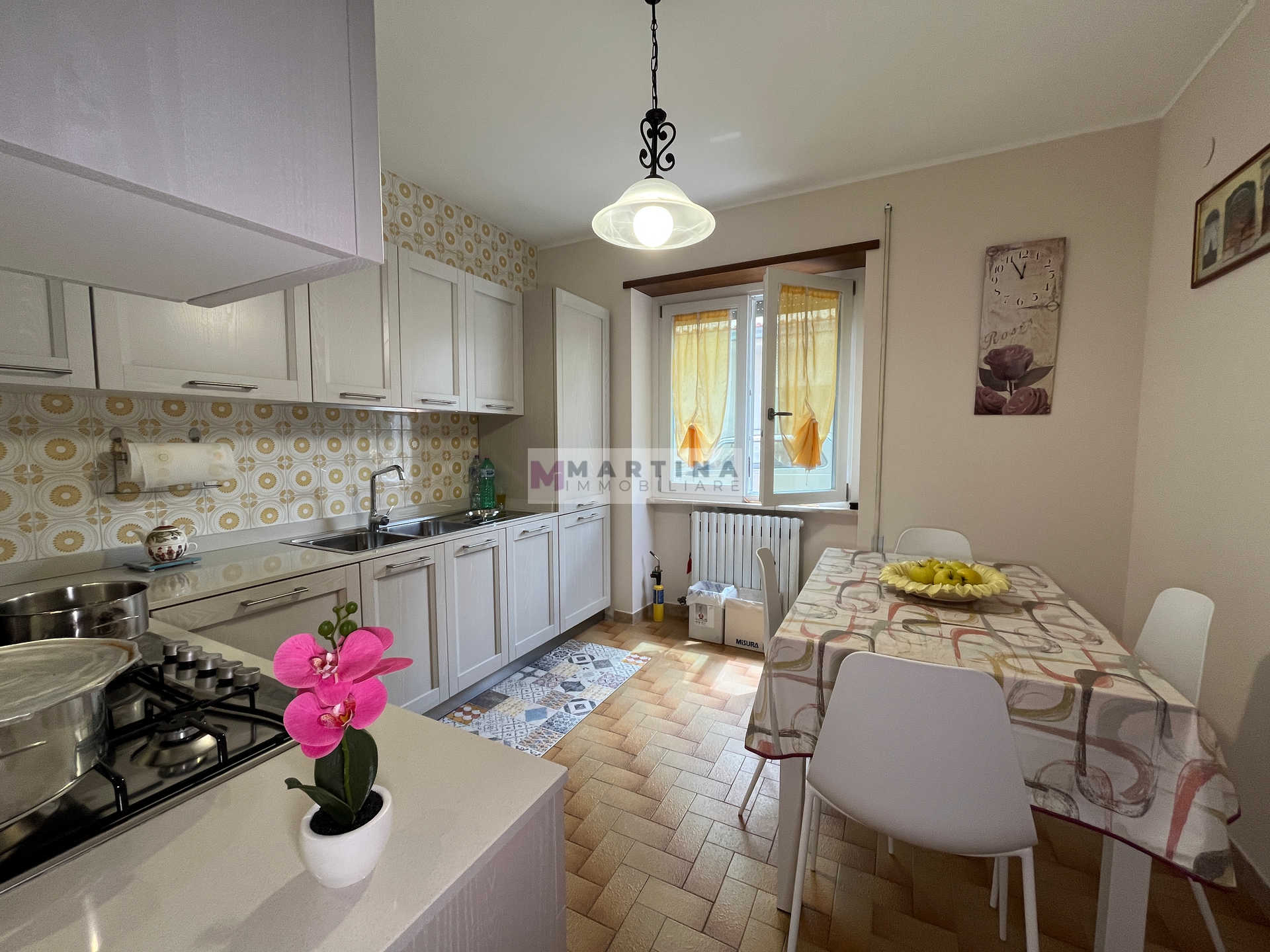 Casa indipendente con garage e terreno