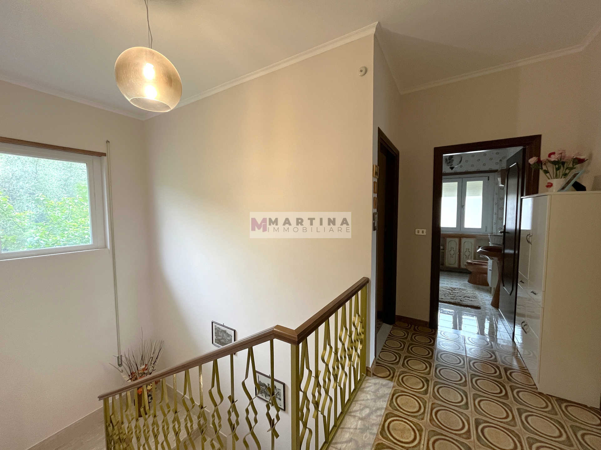 Casa indipendente con garage e terreno