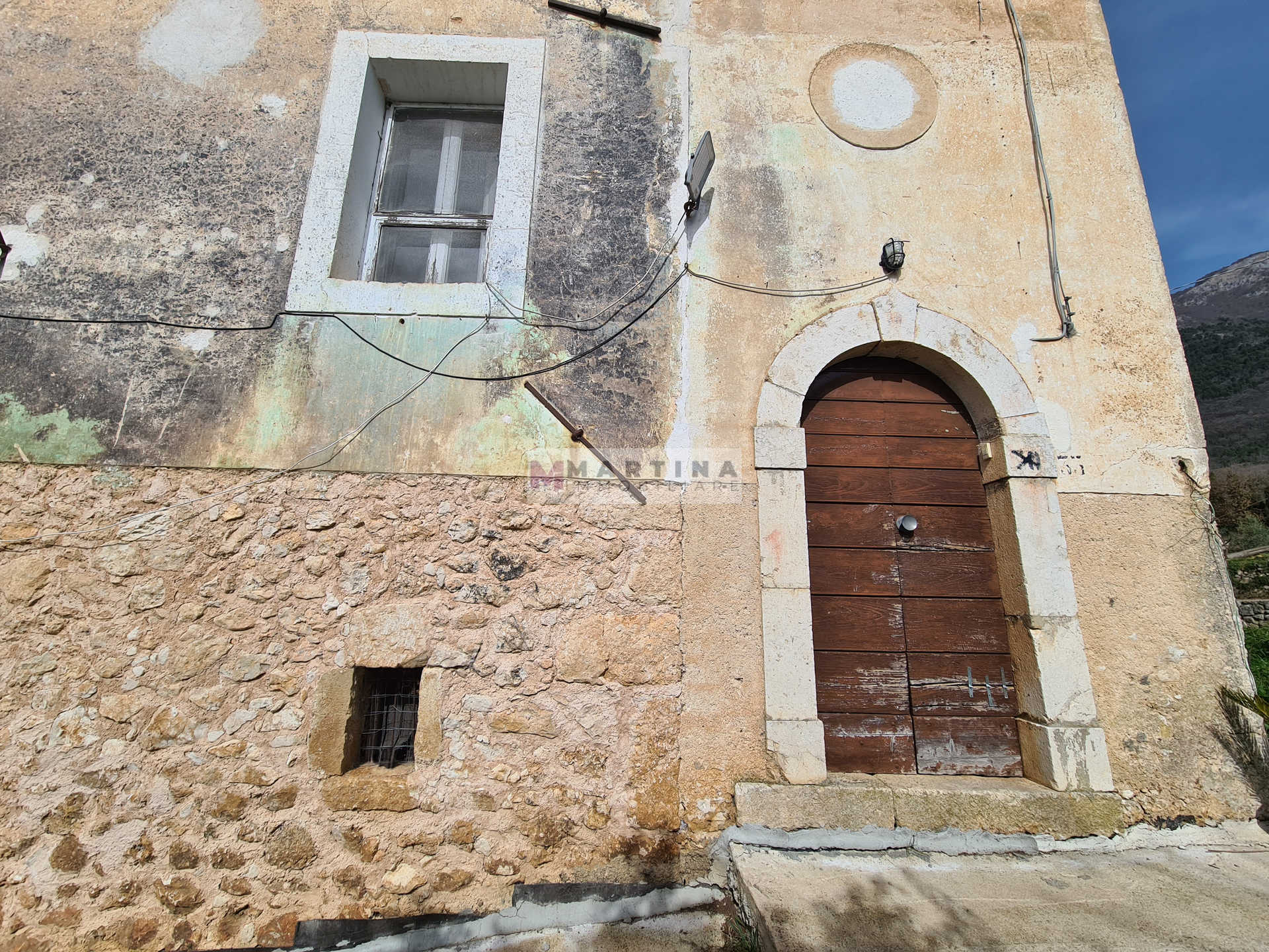 Panoramic farmhouse with large land