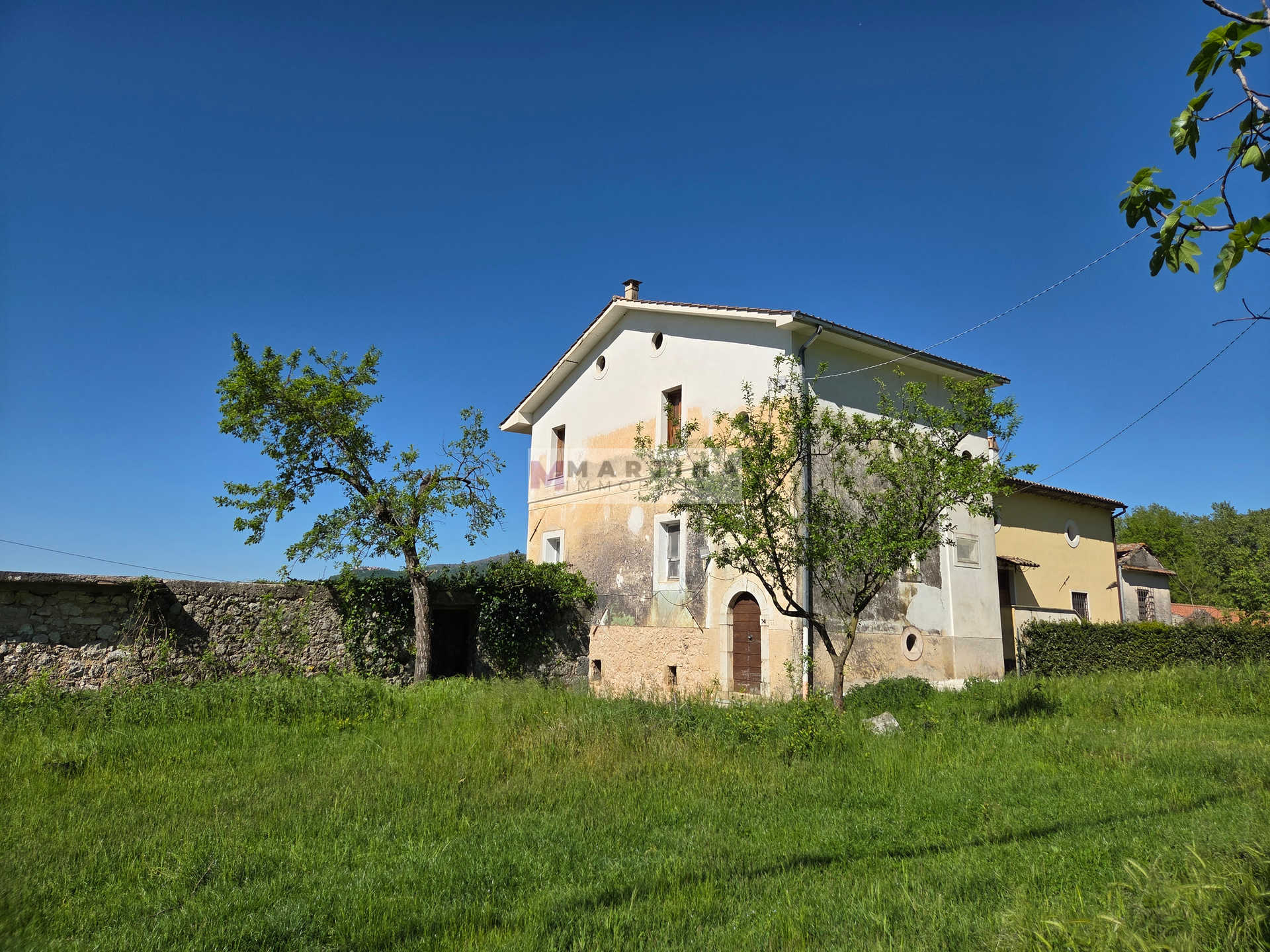 Panoramic farmhouse with large land