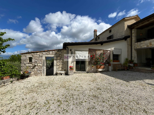 Prestigious panoramic residence