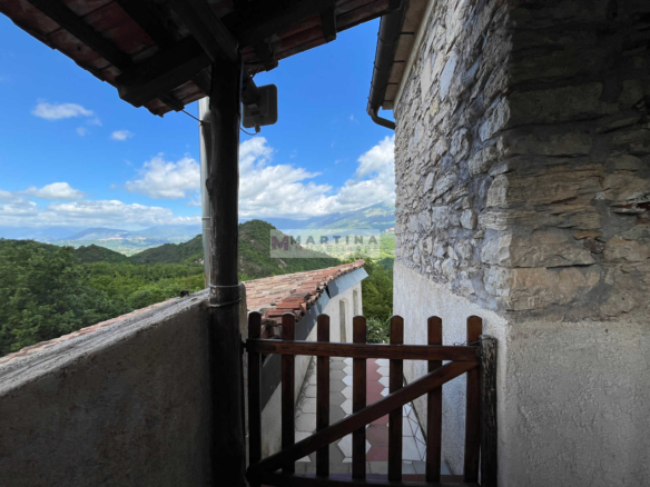Prestigious panoramic residence