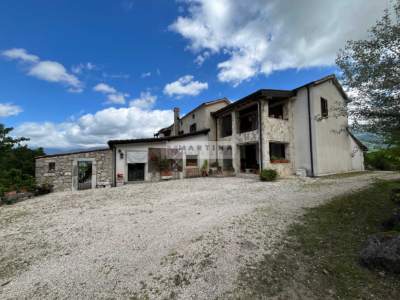 Prestigious panoramic residence
