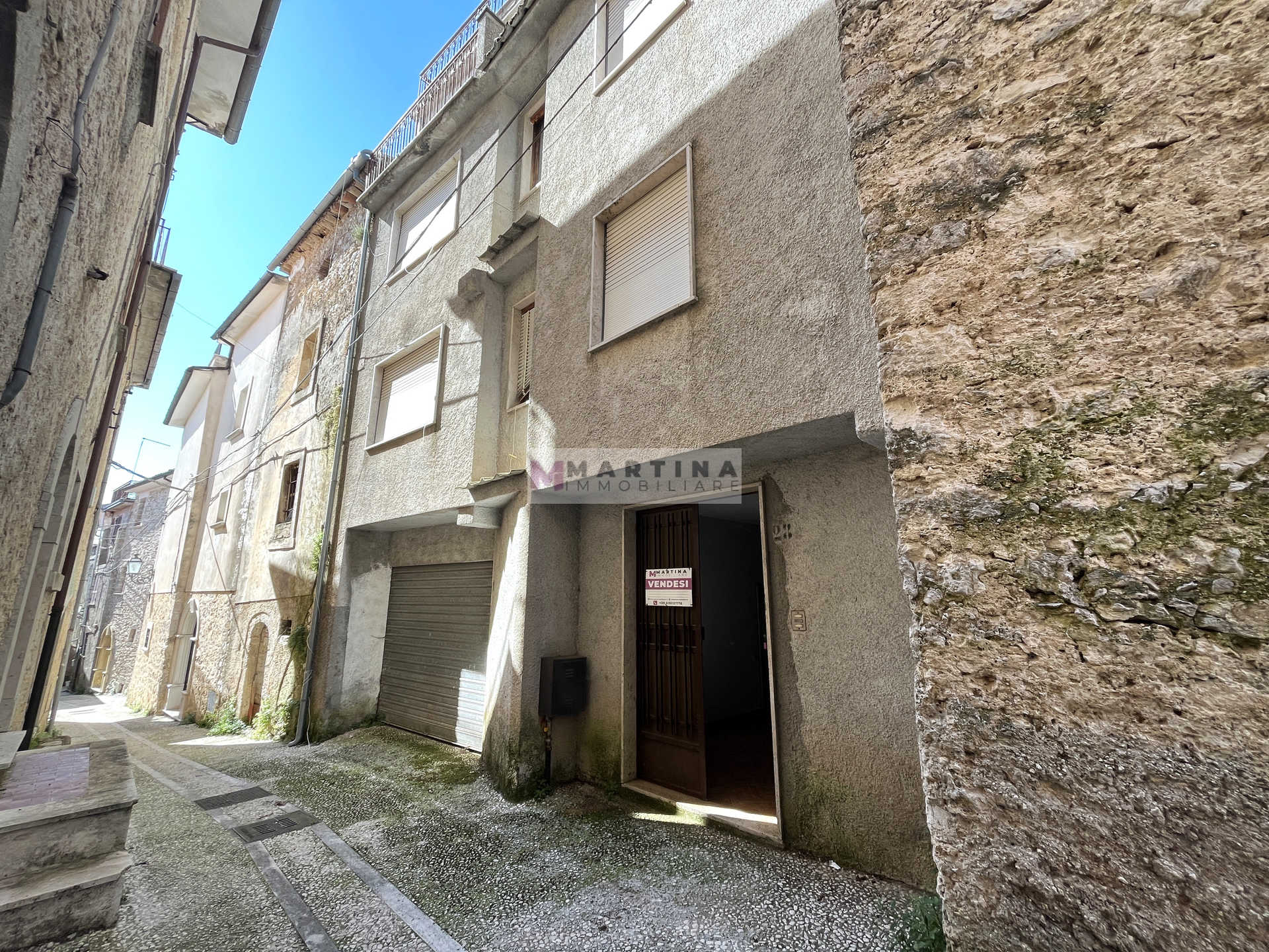Terracielo con 3 appartamenti, terrazzo e garage
