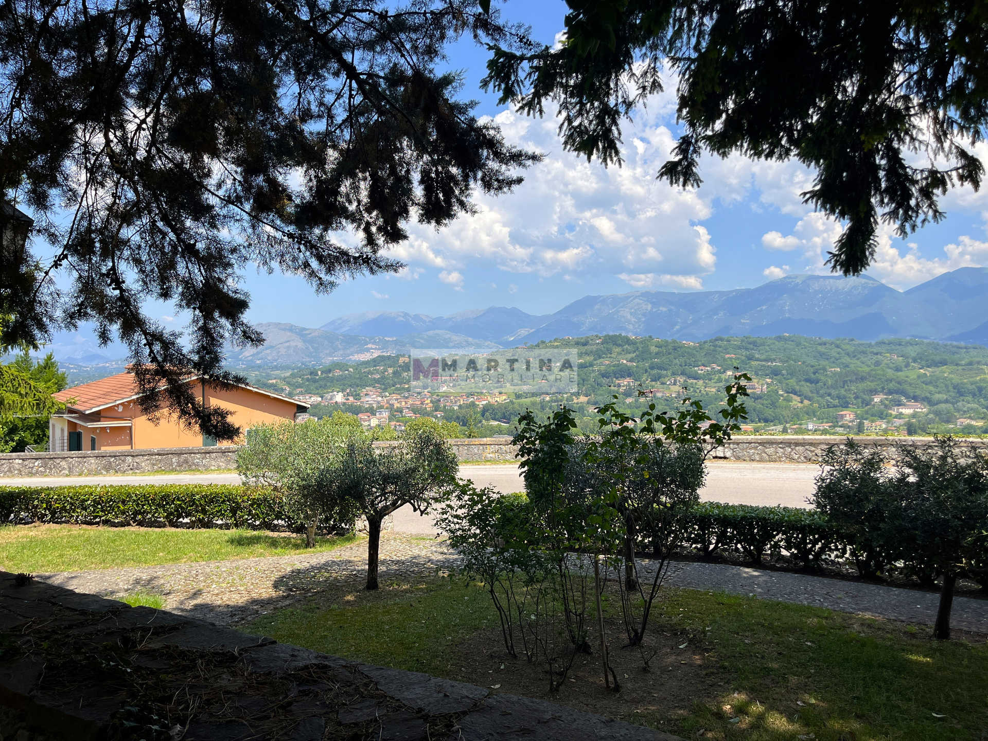 Villa signorile con giardino