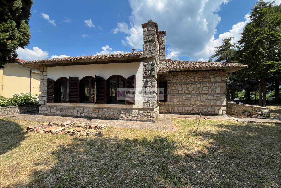 Villa signorile con giardino