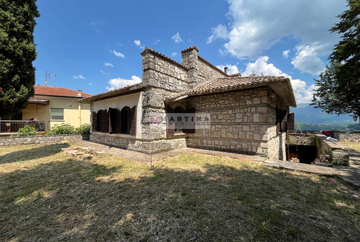 Villa signorile con giardino