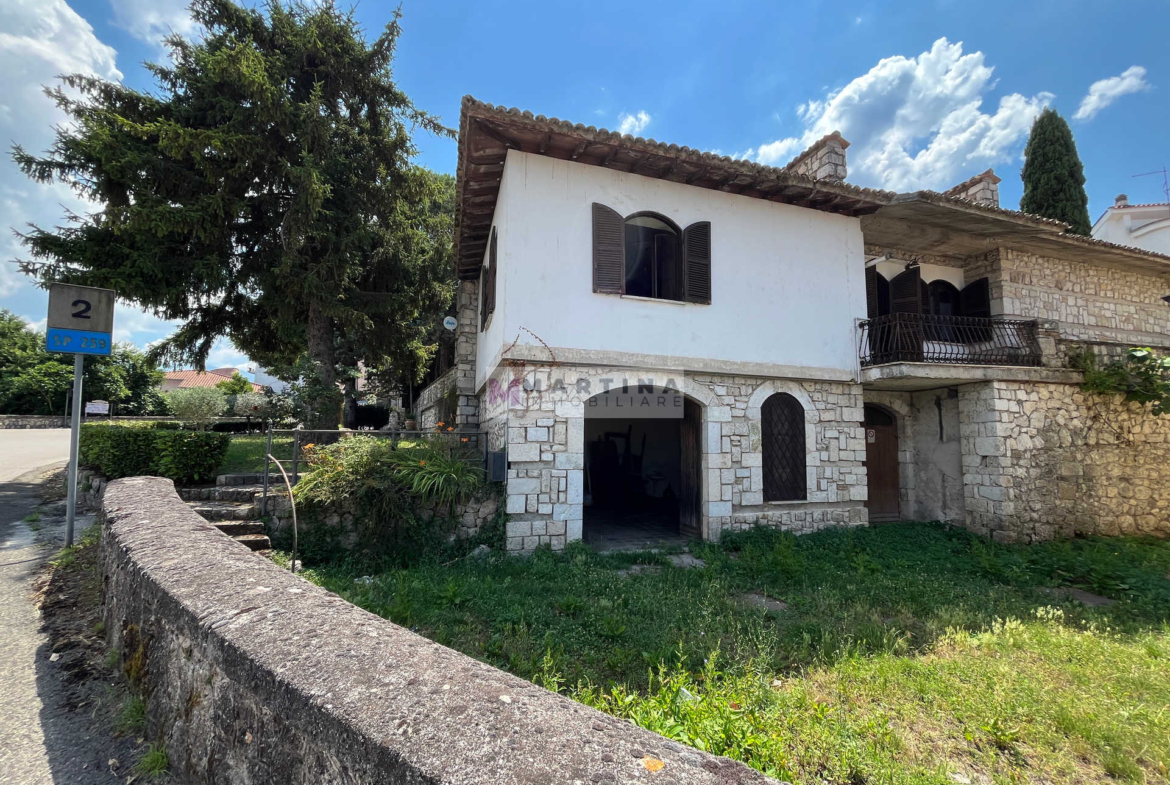 Villa signorile con giardino