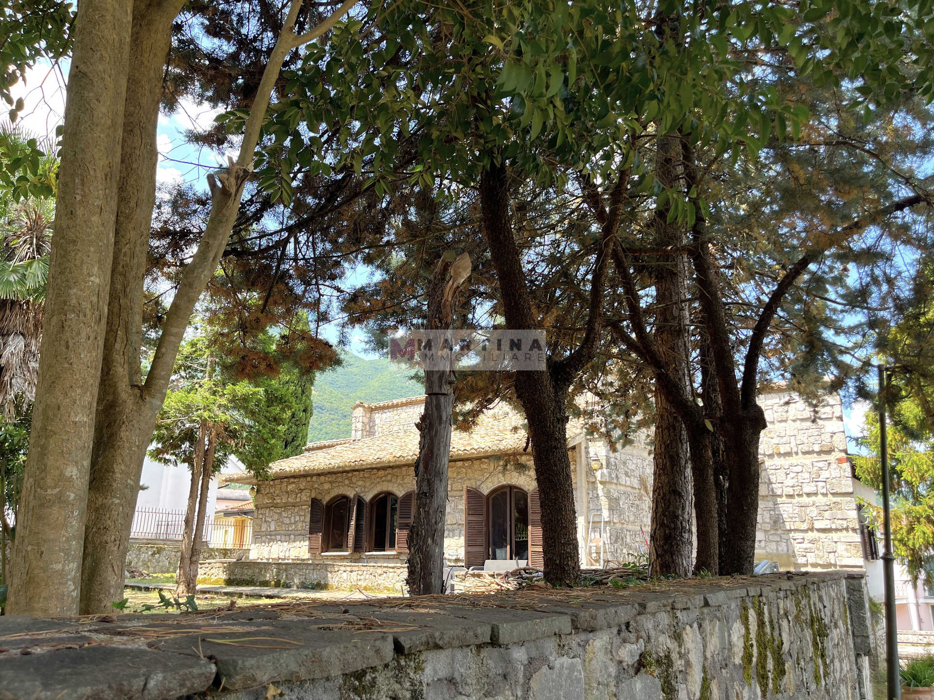 Villa signorile con giardino