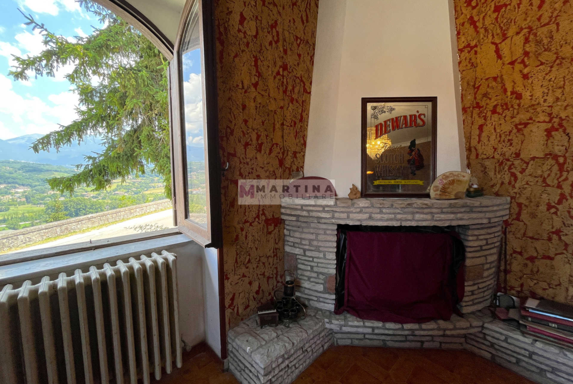Villa signorile con giardino