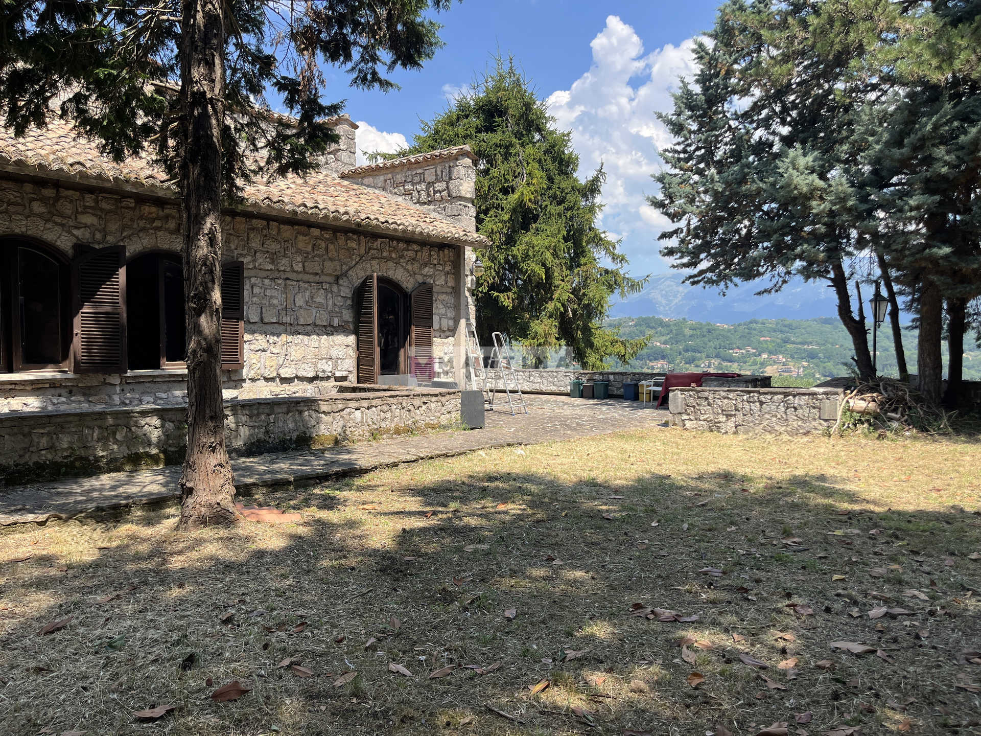 Villa signorile con giardino