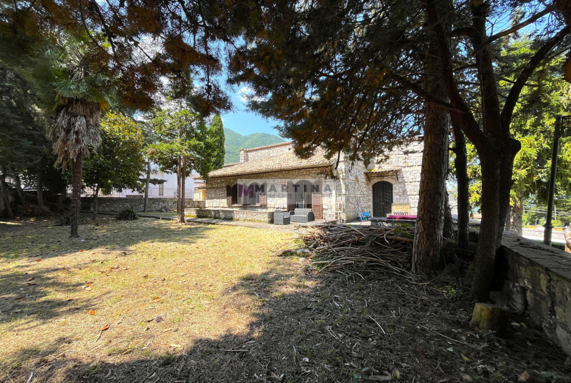 Villa signorile con giardino