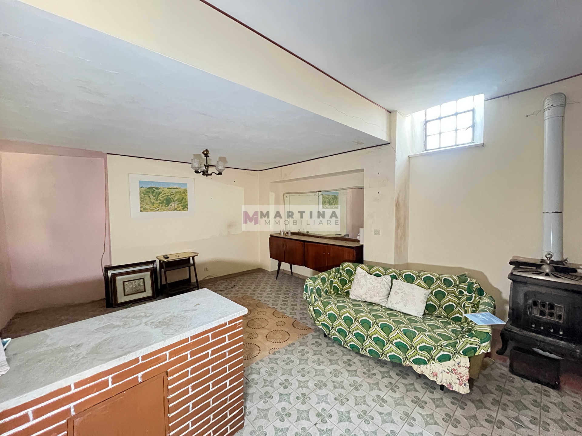 Central apartment to renovate