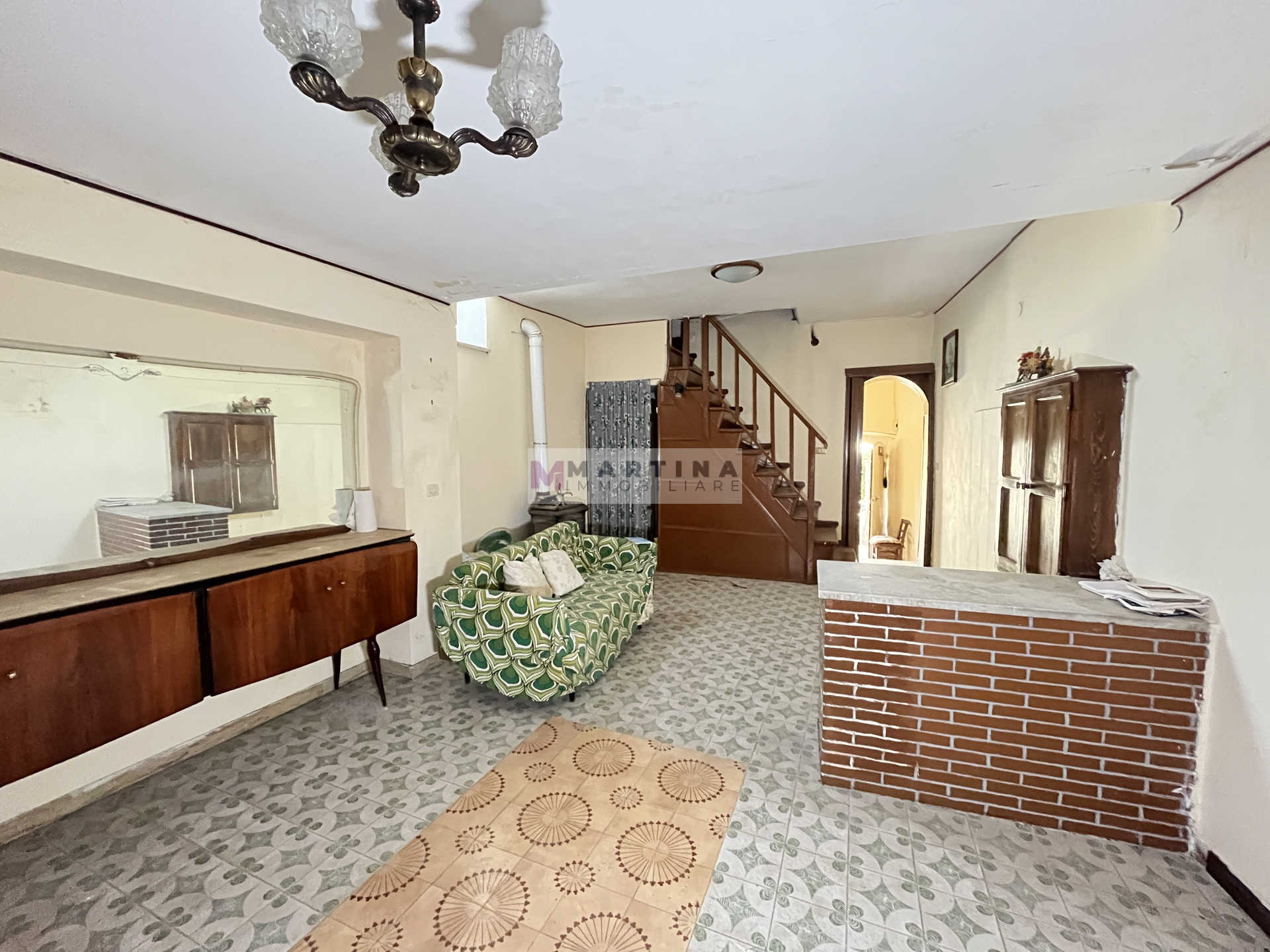 Central apartment to renovate