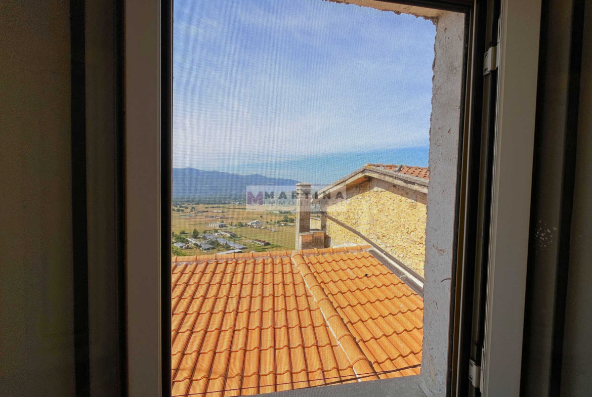 Central apartment to renovate