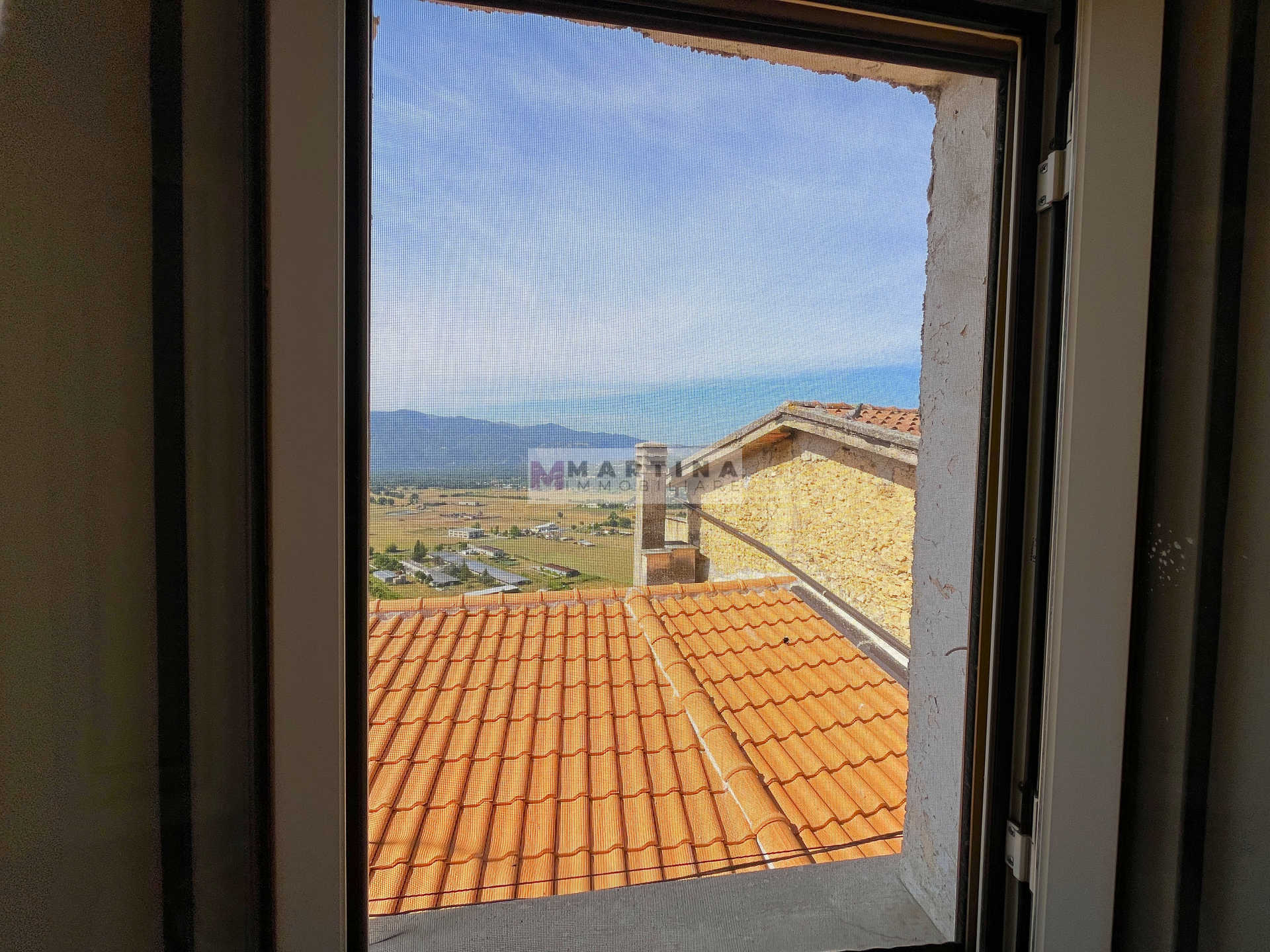 Central apartment to renovate