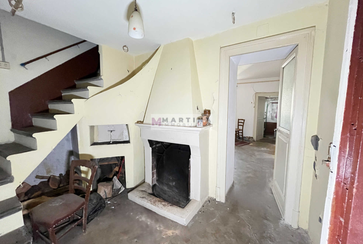 Central apartment to renovate