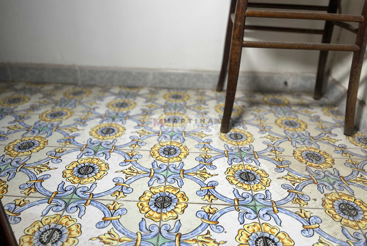 Central apartment to renovate