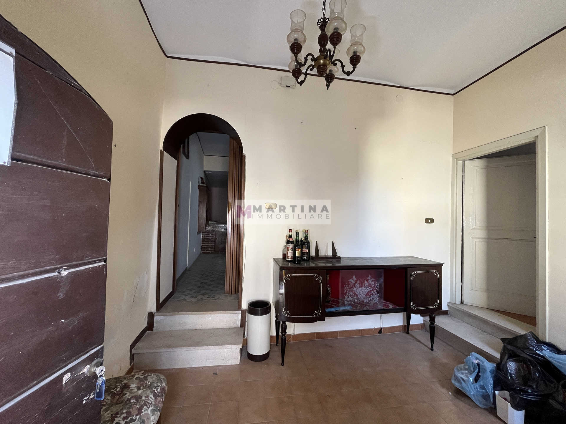Central apartment to renovate