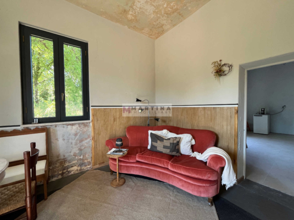 Splendido casale indipendente con terreno