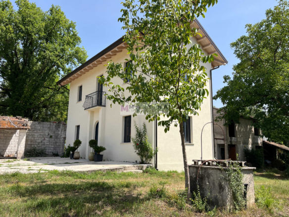 Splendido casale indipendente con terreno