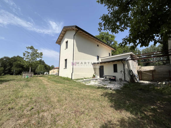 Splendido casale indipendente con terreno