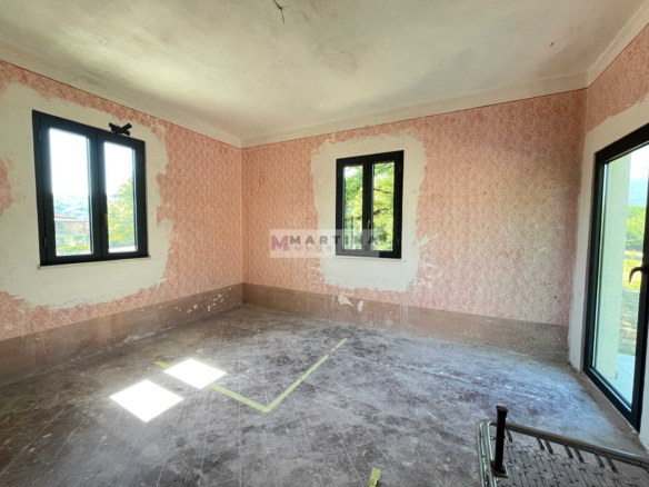 Splendido casale indipendente con terreno
