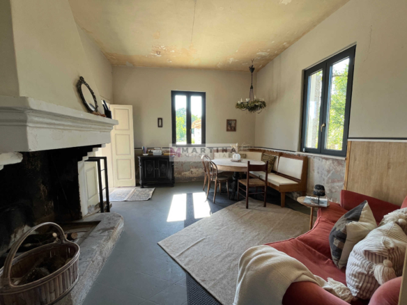 Splendido casale indipendente con terreno