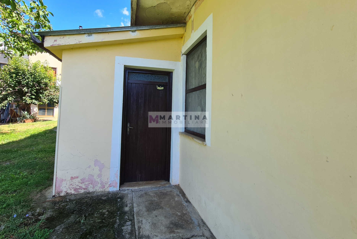 Casale con terreno