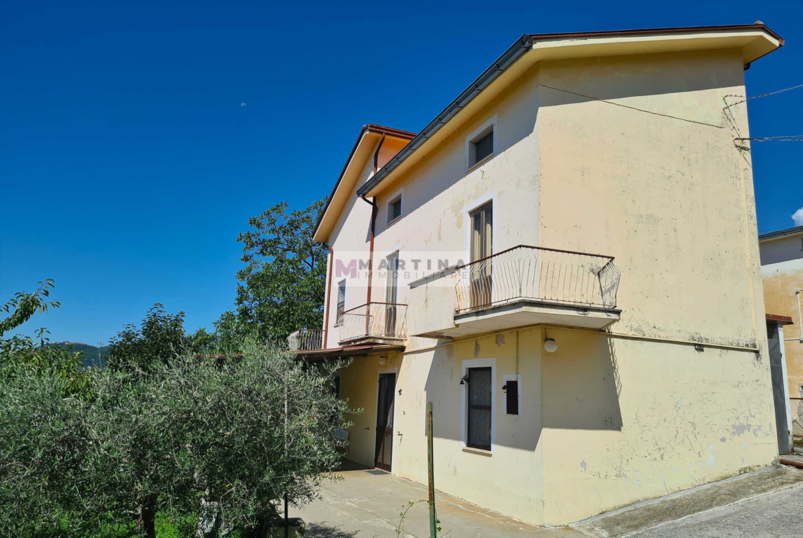 Casale con terreno