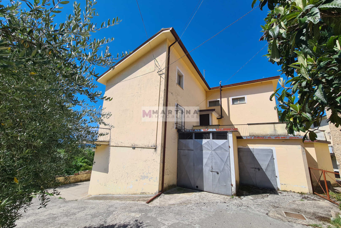 Casale con terreno