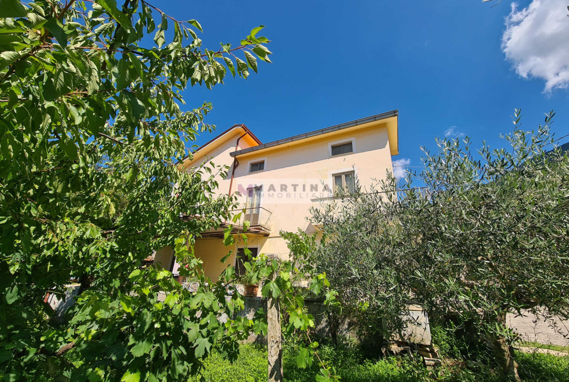 Casale con terreno