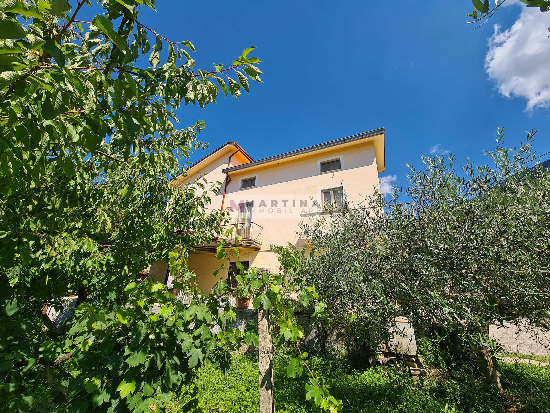 Casale con terreno