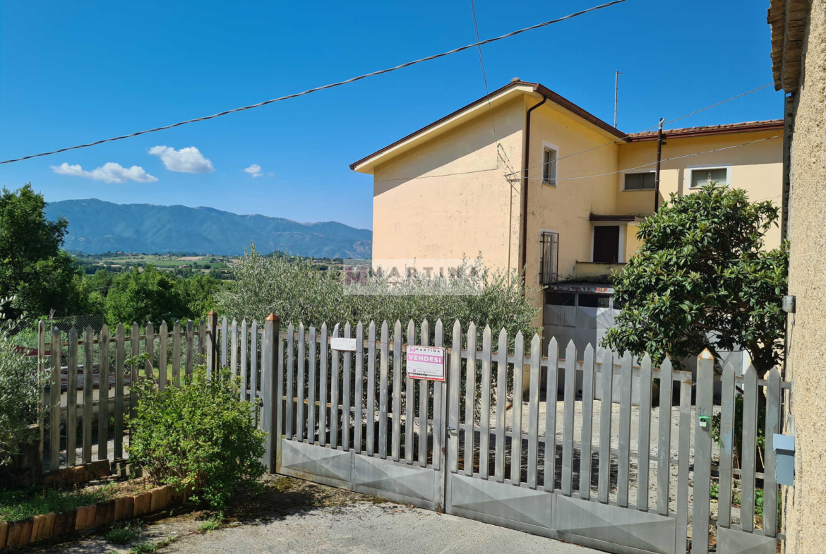 Casale con terreno