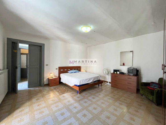 Very central apartment with cellar