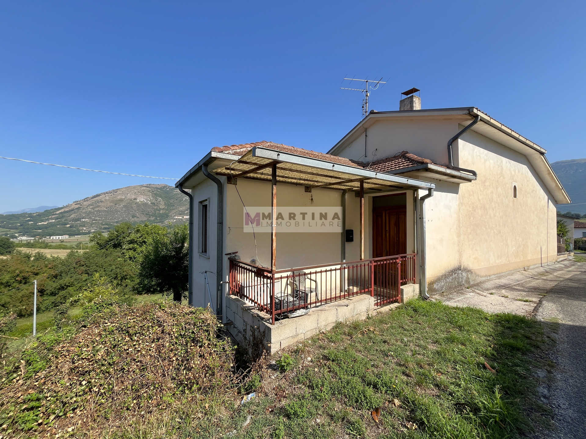 Casa indipendente con terreno