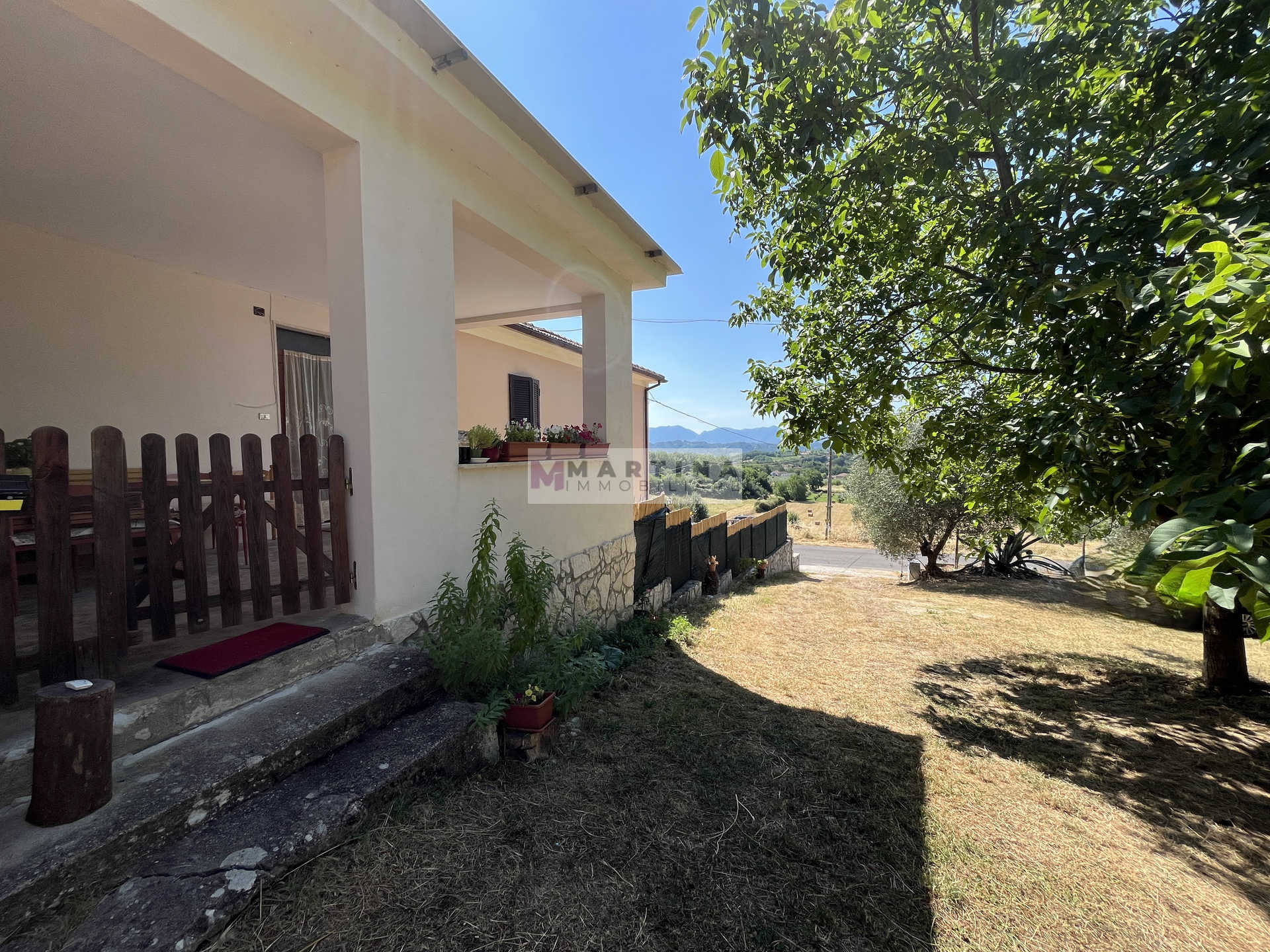 APPARTAMENTO CENTRALE, Alvito30 Casa semi-indipendente ristrutturata e arredata