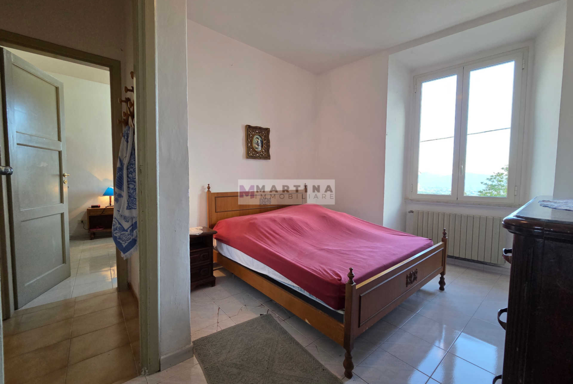 Central apartment with garden