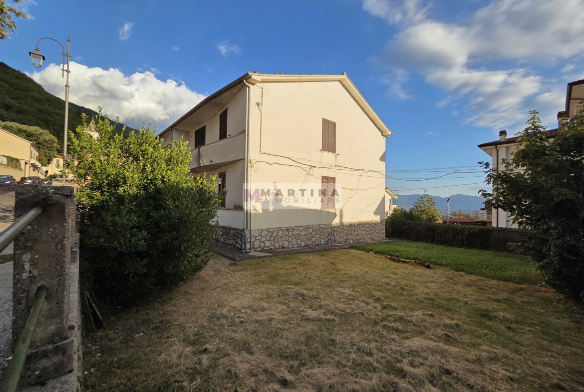Central apartment with garden
