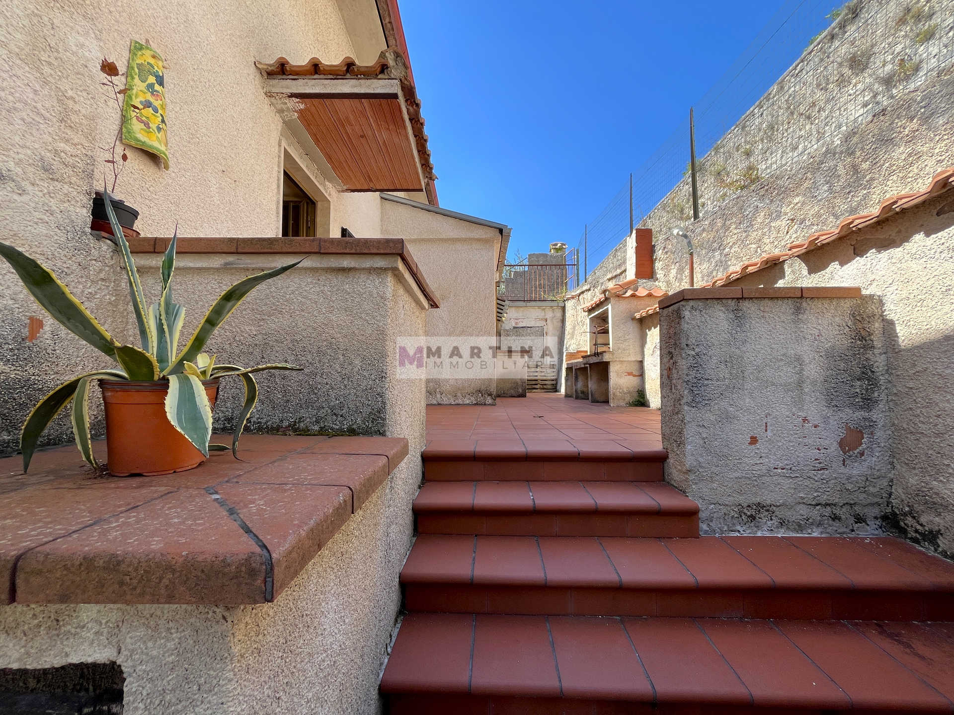 Apartment with courtyard