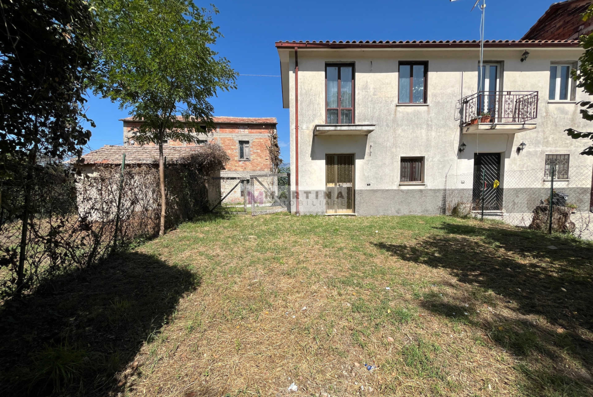 Casa semi-indipendente con giardino