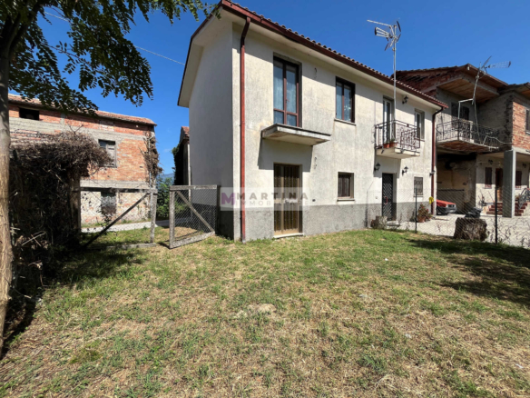 Casa semi-indipendente con giardino