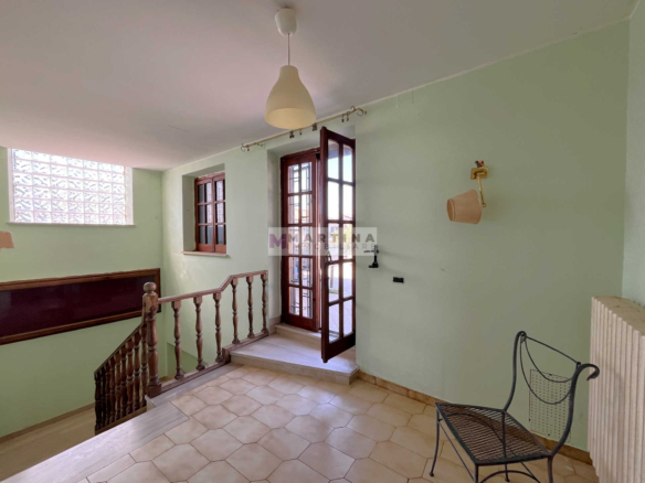 Central terraced house with terrace