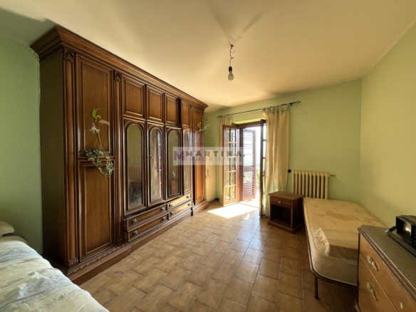 Central terraced house with terrace
