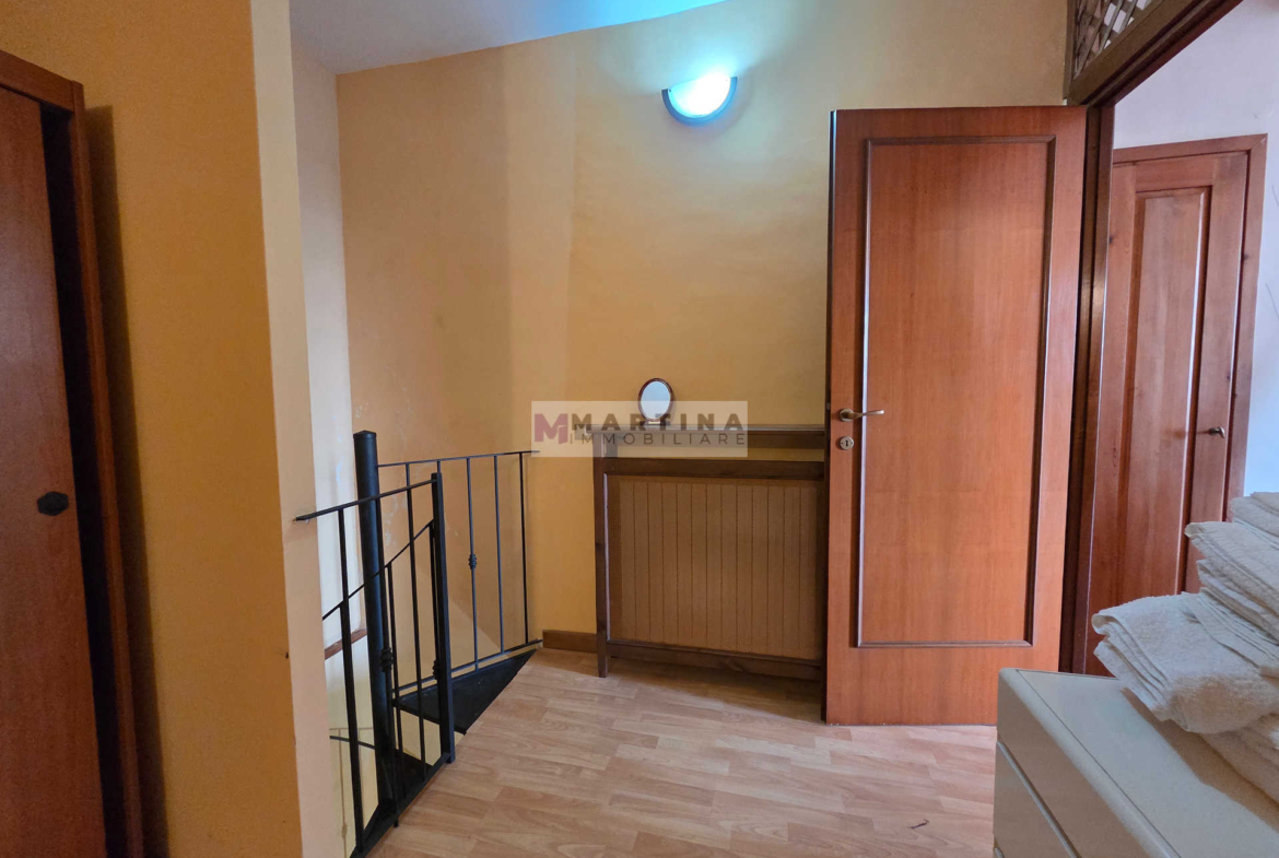 Abitazione su due livelli con terrazza