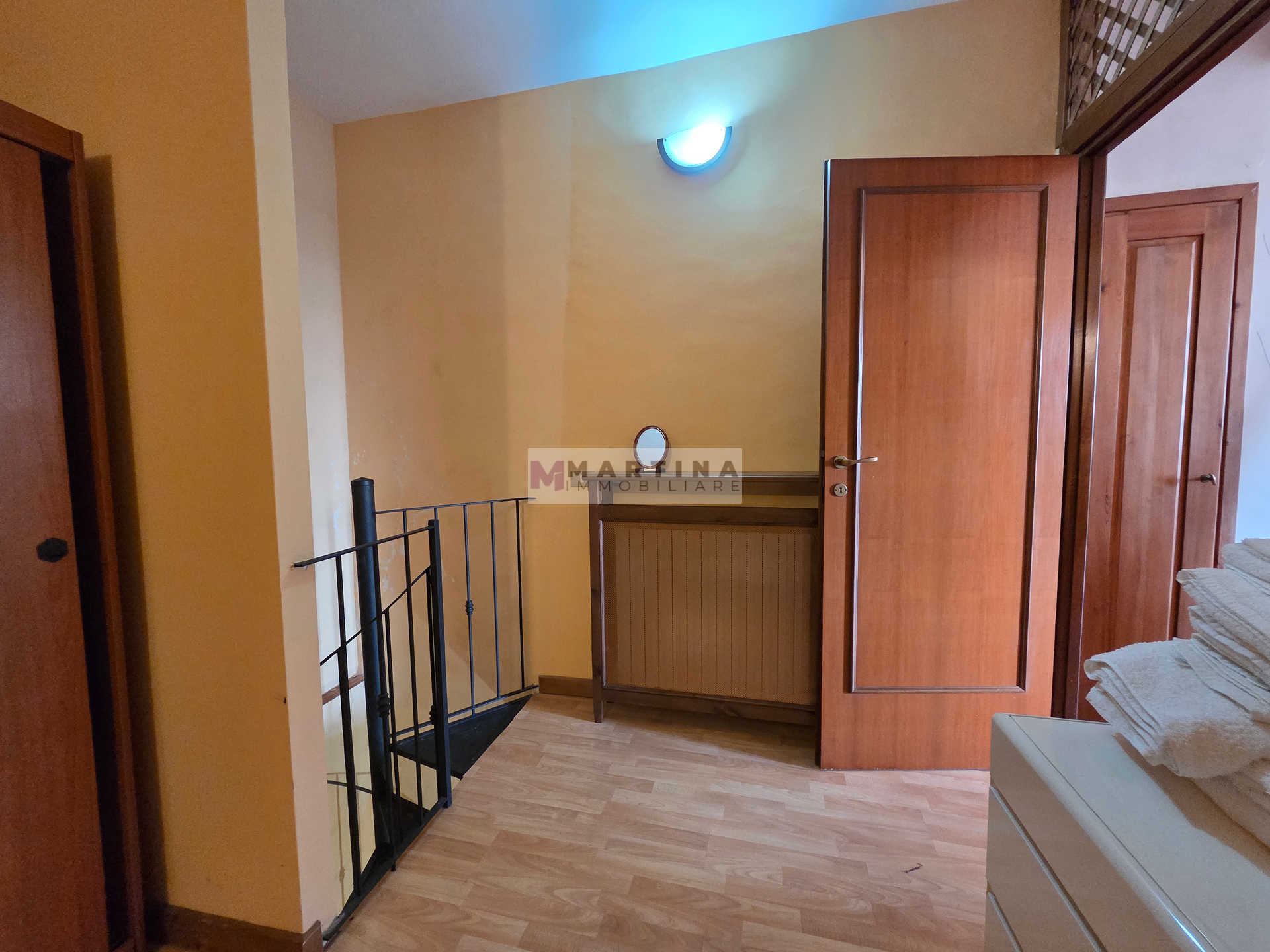 Abitazione su due livelli con terrazza